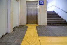 Bahnhof Klausen - Treppe